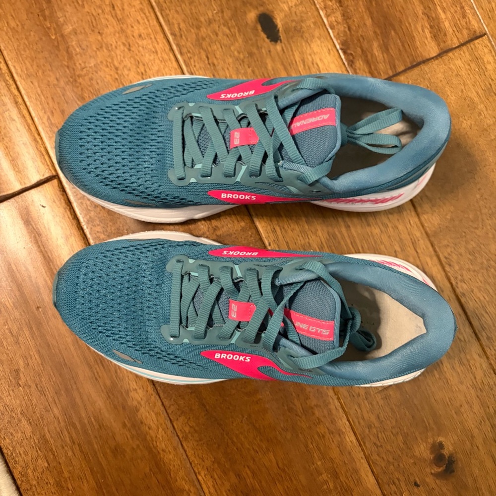 Brooks Adrenaline GTS 23 size 8 - Picture 2 of 6
